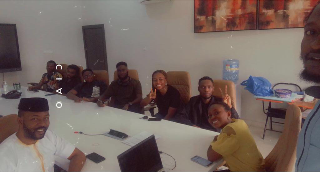 This image has an empty alt attribute; its file name is p1.png